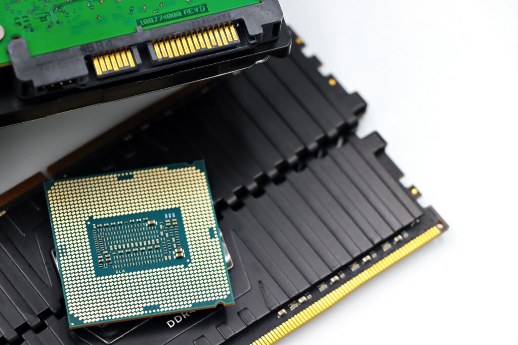 componente de memoria ram funcionando no computador